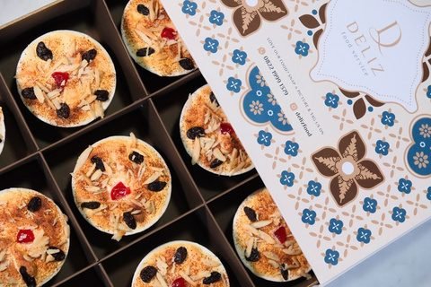 Box of klappertaart desserts